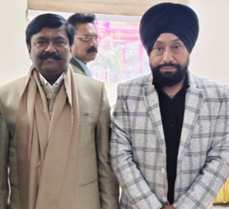 passport-size-photo-left