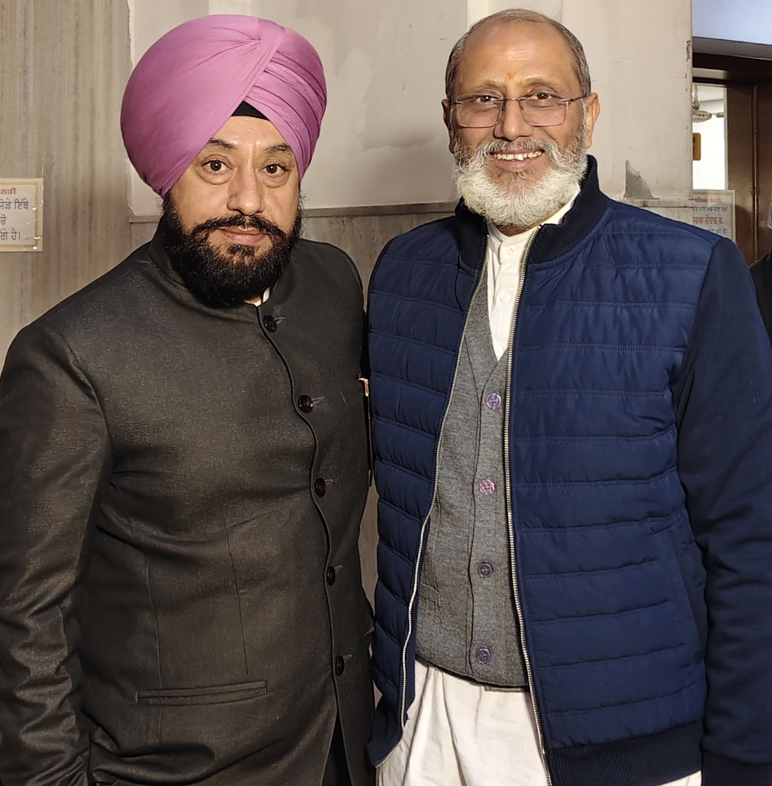 passport-size-photo-left